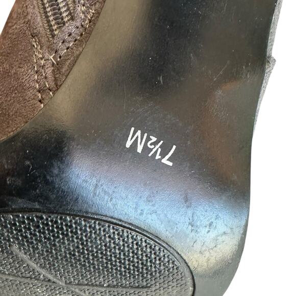 Women's Heels Size 7.5 Gray Ankle Bootie Bow Soft Suede - Picture 7 of 8